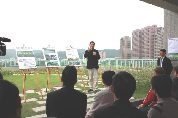 七賢國中新校區屋頂綠化示範現場