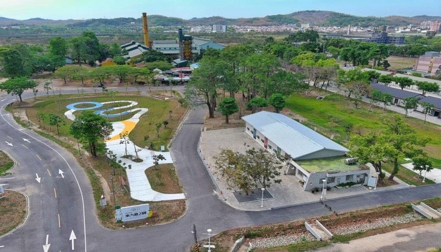 照片2-「旗山區東九道之驛計畫」兼顧整體排水機能與休憩使用需求