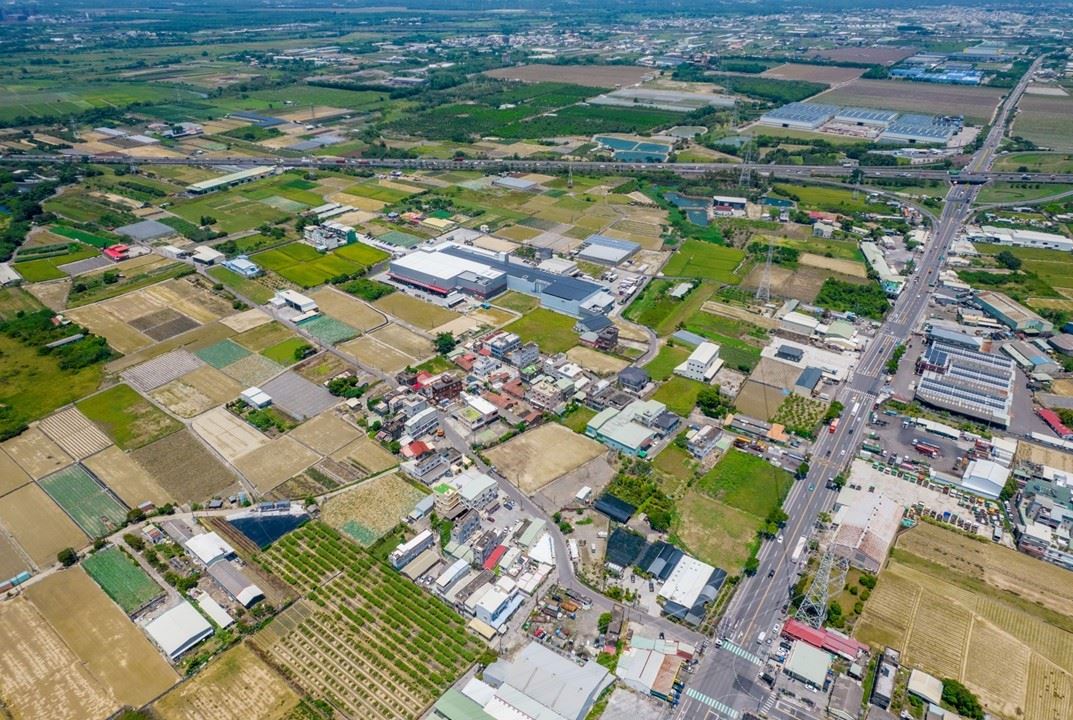 圖4 路竹交流道周邊空拍圖v