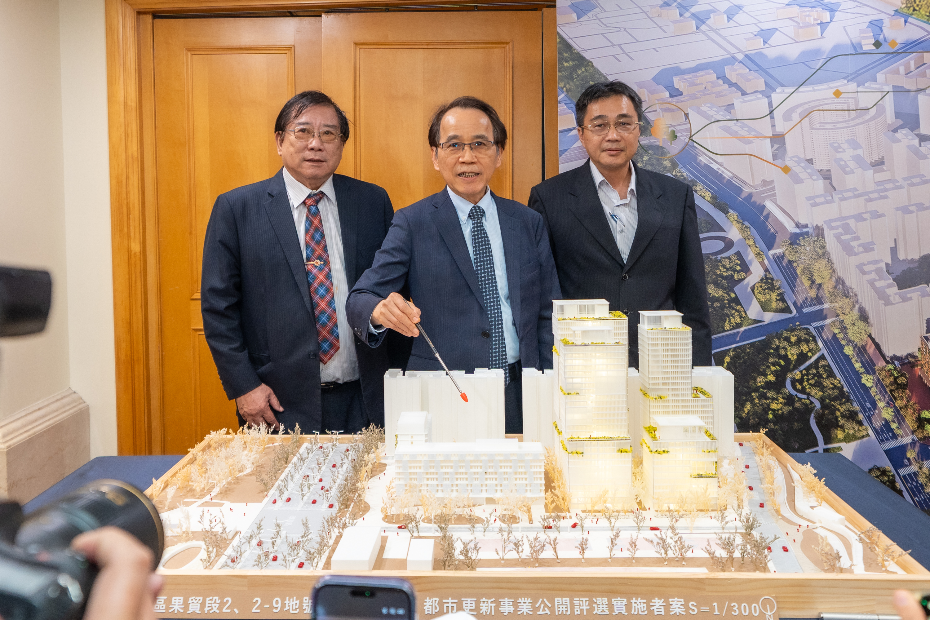 圖6 「左營果貿都更案」招商說明會 林副市長受訪