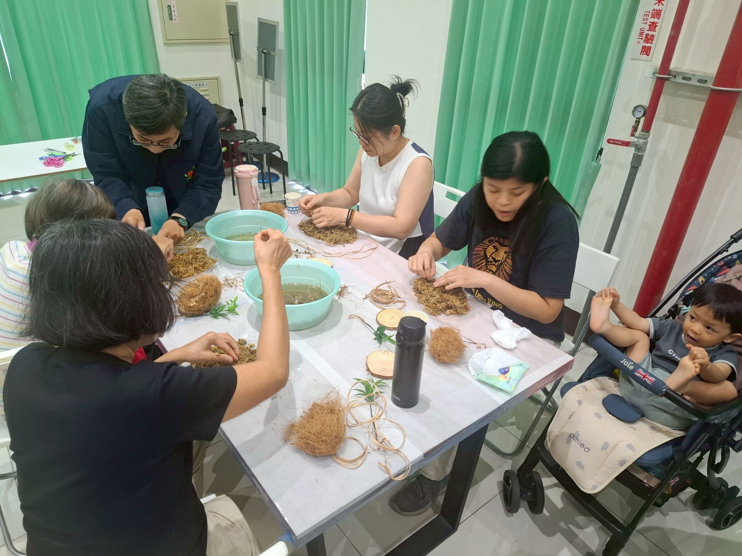 圖4.社區綠生活-香蕉絲水苔球