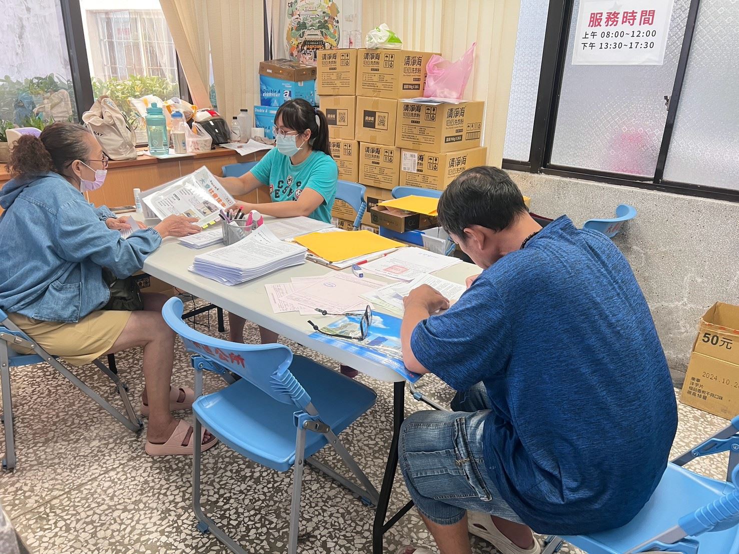 圖1：大寮區公所現場申辦招租民眾