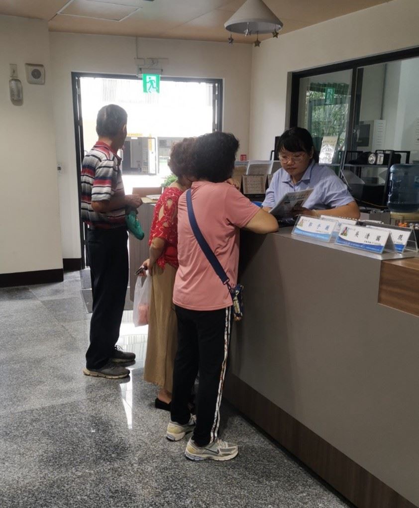 圖3：凱旋青樹社宅現場申辦招租民眾